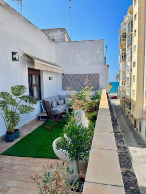 GATU PREMIUM ático Caleta , Preferente mayores de 25 años y familias